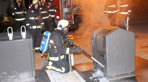 De brand in de ondergrondse container in Arnemuiden.