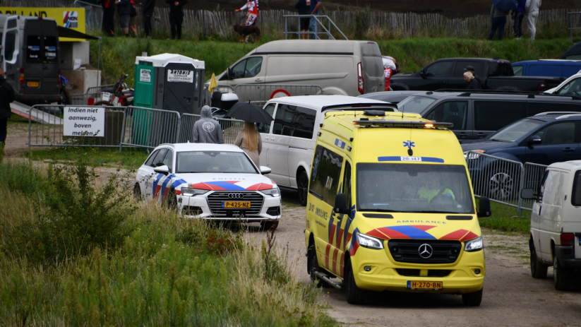 De gewonde is naar het ziekenhuis in Bergen op Zoom gebracht.