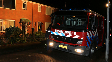 De brandweer in de Maria van Reigersbergstraat in Gapinge.