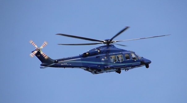 De politiehelikopter in Koewacht.