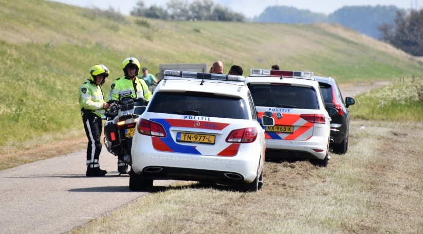 De politie op de plek van het ongeval in Nieuw-Namen.
