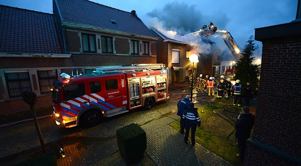 De brand aan de Kerkstraat in Moerbeke(B).