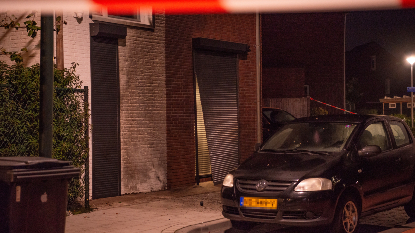 De aanslag vond eind september plaats bij een huis aan het Slachtveld in Tholen.