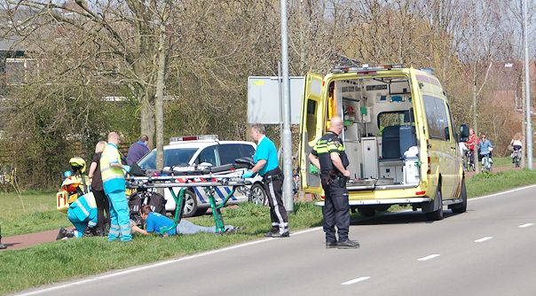 De fietsster werd aangereden door een scooterrijder.