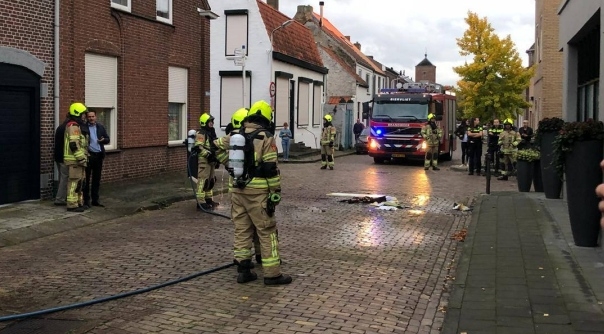 De brandweer in IJzendijke.