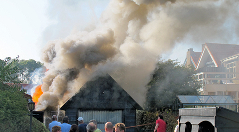 De felle brand aan het Dorpsplein in Serooskerke
