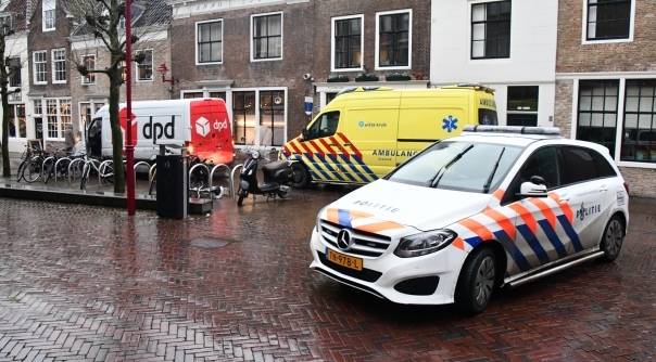 De hulpdiensten in het centrum van Middelburg.