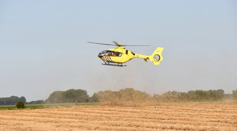 De traumahelikopter aan de Koekoeksweg in Aagtekerke.