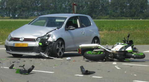 Bij het ongeluk raakte één persoon gewond.
