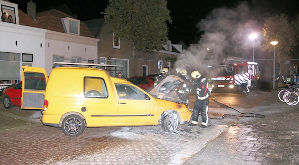 De brandweer in de Kasteelstraat in Vlissingen.