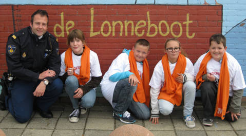 De leerlingen van basisschool De Lonneboot.