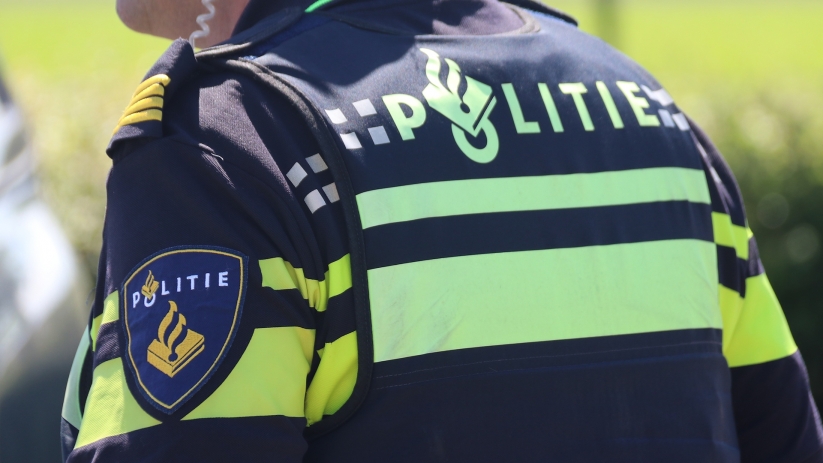 Politie zoekt volledig in grijs geklede man in Vlissingen
