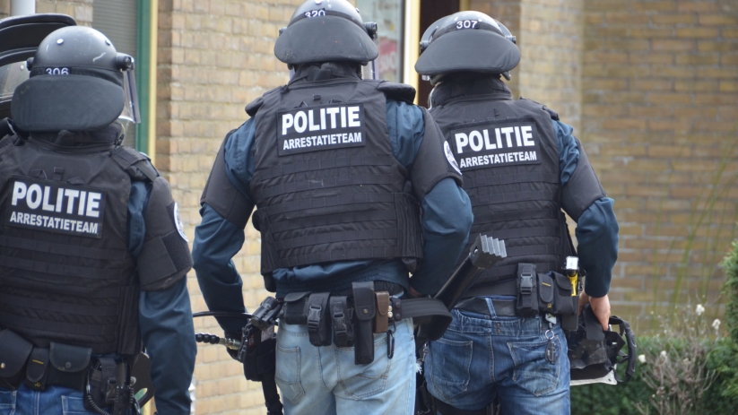 Politie doet inval in woning Nieuwdorp