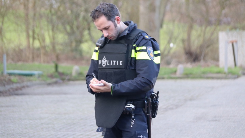Politie trekt wapens bij ruzie Arnemuiden