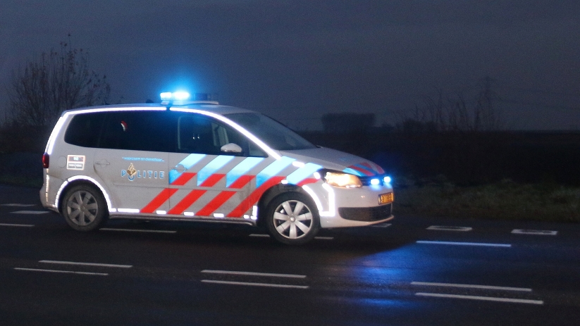Dronken automobilist rijdt water in op Oesterdam