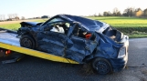 Auto in sloot Poortvliet: twee gewonden