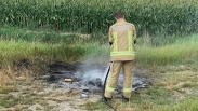 Stuk berm in brand bij Vlakeweg in Yerseke