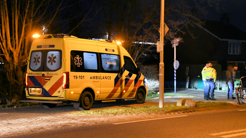 Fietsster gewond bij aanrijding Heinkenszandseweg s-Heerenhoek.