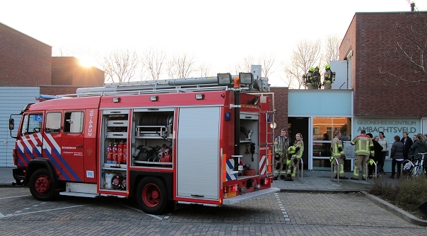 De brandweer in Oost-Souburg.