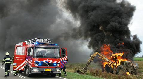De tractorbrand aan de Zandweg in Wemeldinge.
