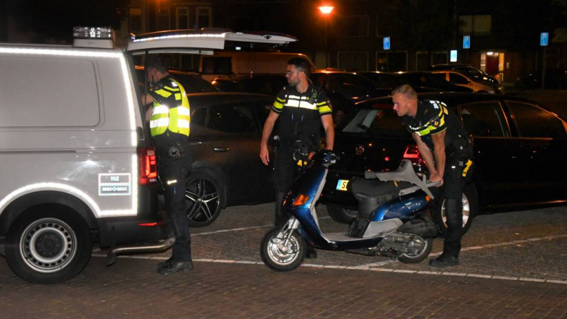 De scooter is in beslag genomen voor verder onderzoek.