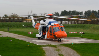 Nieuwe Kustwachthelikopter landt bij Adrz