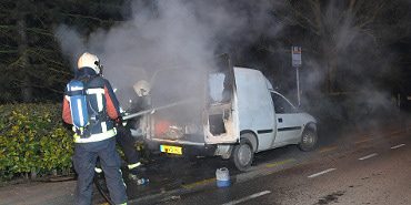 Bestelbusje in brand in Arnemuiden