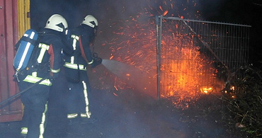 Brandweer blust brandje in Arnemuiden