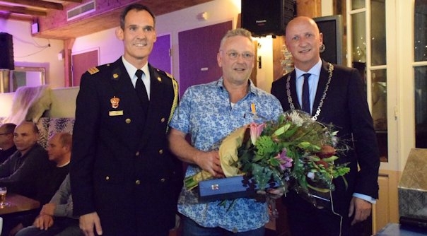 Van der Hoeven is sinds 1 december 1997 lid van de vrijwillige brandweer.