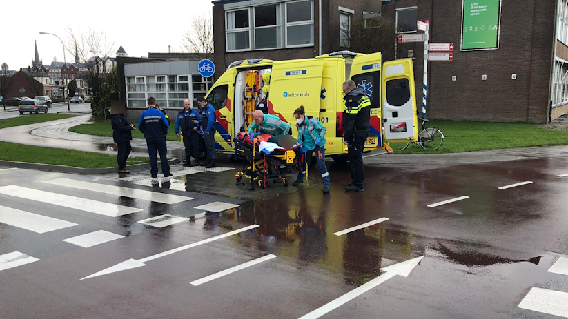 Het ongeluk gebeurde bij de rotonde aan de M.A. de Ruijterlaan.