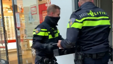 Politie ontdekt hennepkwekerij in Oostburg