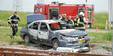 Personenauto uitgebrand bij Nieuwdorp