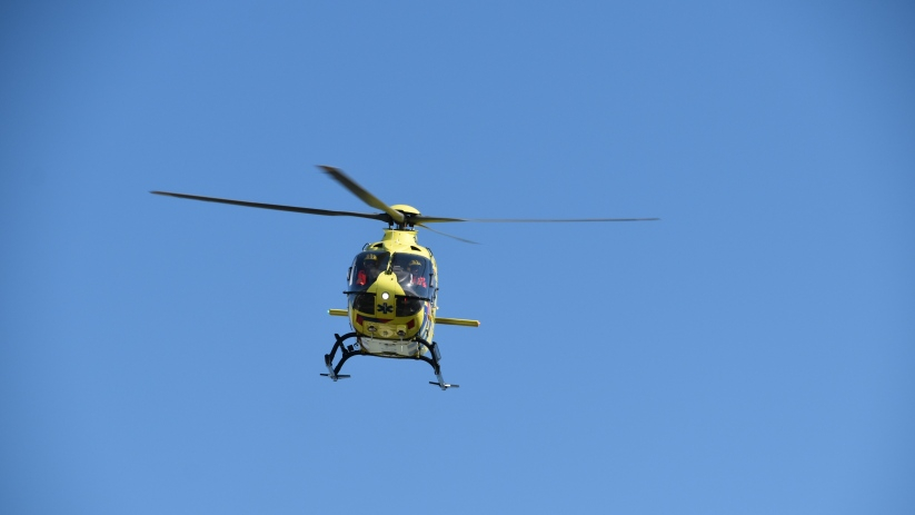 De traumahelikopter landde bij Domburg.