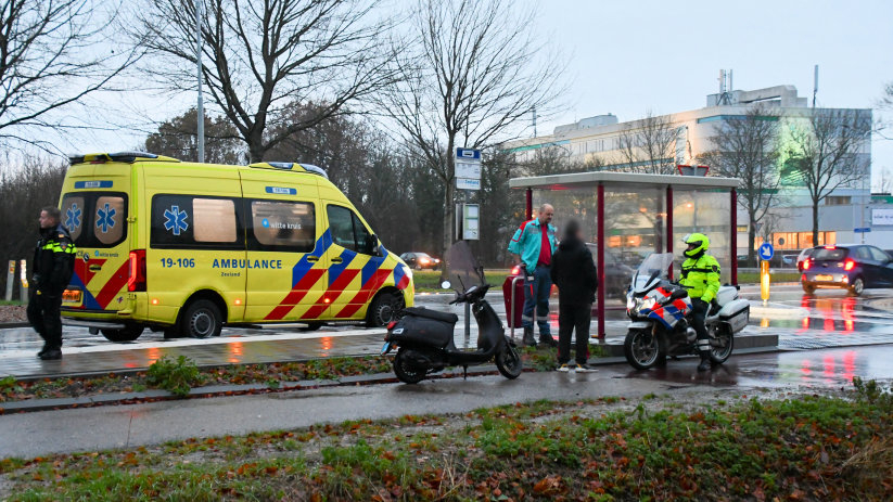 Scooterrijder gewond bij botsing met auto Middelburg.
