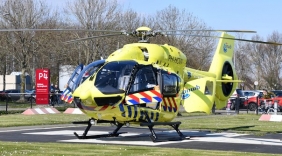 IC-helikopter haalt patiënten op in Terneuzen