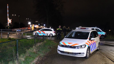 Politie massaal naar trein bij Arnemuiden na vernielingen