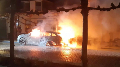 Auto uitgebrand in Oudelande na brandstichting