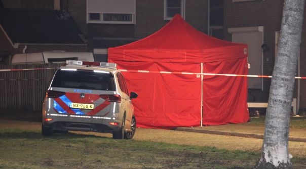 Het incident speelde zich donderdag rond 03.10 uur af in de De Ruyterlaan.