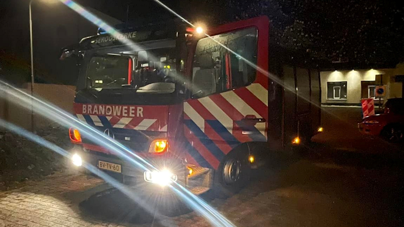 De brandweer van Serooskerke is uitgerukt voor een elektrakabel die vonken gaf.