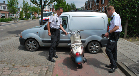 Het ongeval gebeurde rond 13.15 uur in de Piet Heinstraat. 
