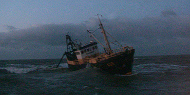 Kotter gestrand op Noordzee