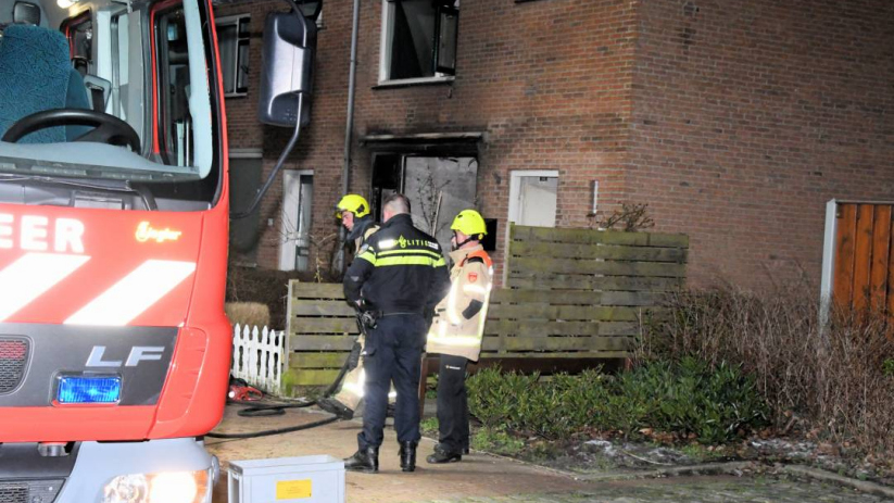 De vader en dochter worden verdacht van brandstichting bij een woning aan het Sluispad in Burgh-Haamstede.
