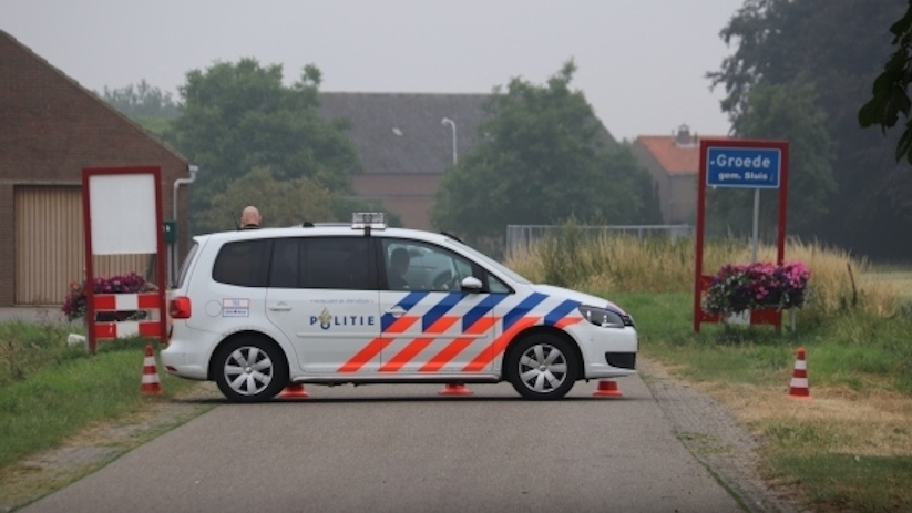 Bij de Nederlandse grens stond de politie de verdachte al op te wachten.
