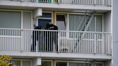 Politie valt flatwoningen Vlissingen binnen, 1 arrestatie