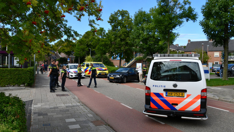 Scooterrijdster gewond bij botsing in Middelburg.
