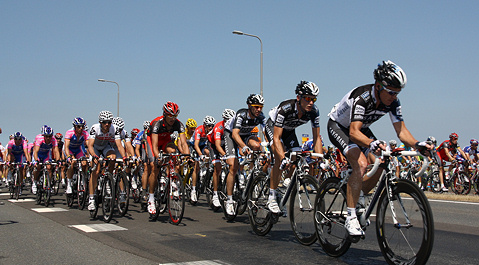 Bij de Tour de France door Zeeland is één persoon gewond geraakt