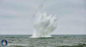 Vliegtuigbom in zee tot ontploffing gebracht