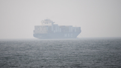 Bommelding: Containerschip keert om op Westerschelde