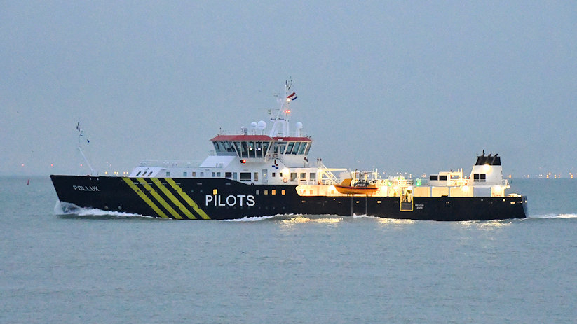 Het loodsvaartuig Pollux kwam in 2018 met het vrachtschip Nord Taurus.