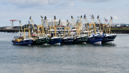 Vissersboten blokkeren binnenhaven Vlissingen